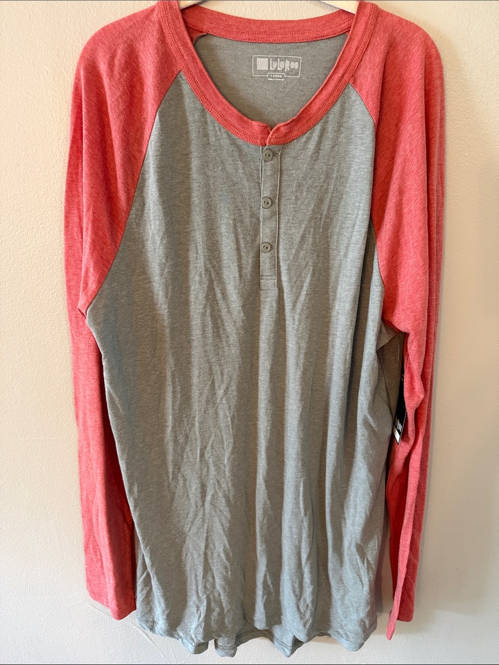 Luigino Two-Tone Henley Raglan Shirt - Gray & Red
